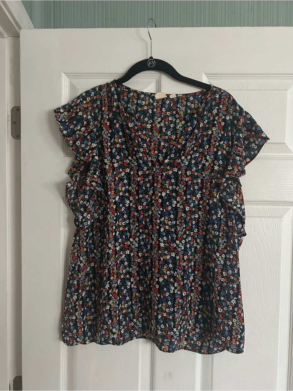 GAP Floral Ruffle Sleeve Blouse